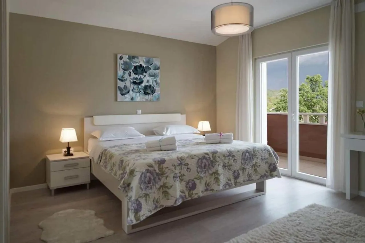 Villa Afrodita Lecevica 0*,  Croatia